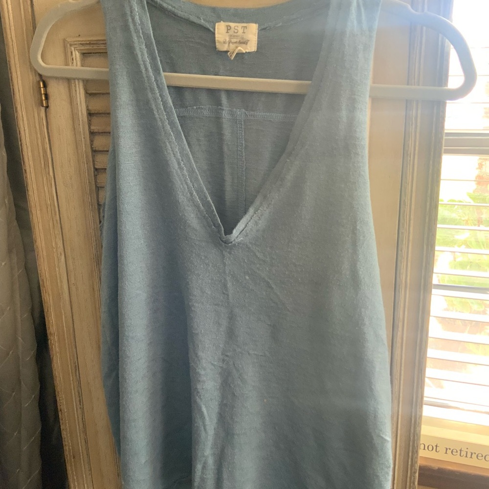 PST Los Angeles Women's Blue Sleeveless V-neck Top
